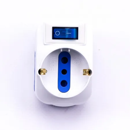 Adapttatore Spina 16A 2 Prese 2P+T 10/16A Bipasso + 1 Presa/Schuko Con Interruttore