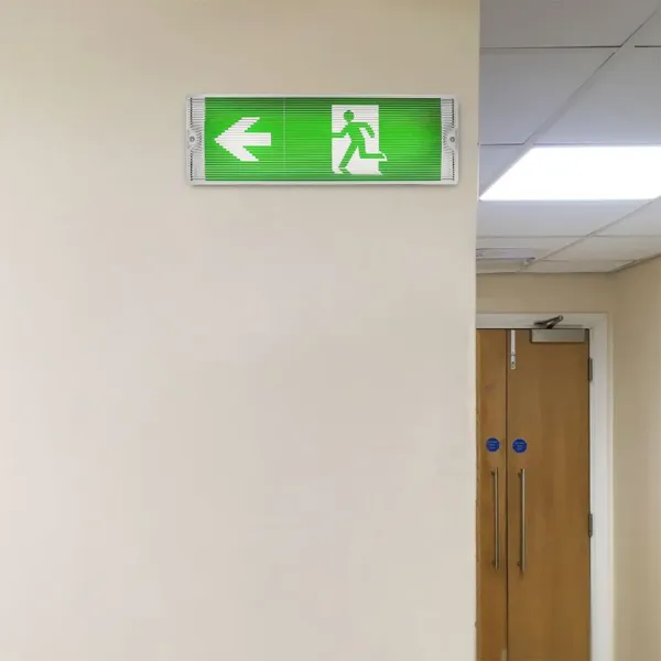 Lampada LED di emergenza con Installazione a Parete | Energy Clever