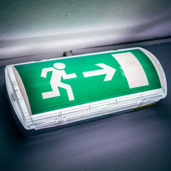 V-TAC Lampada LED di emergenza Installazione a Parete | Energy Clever